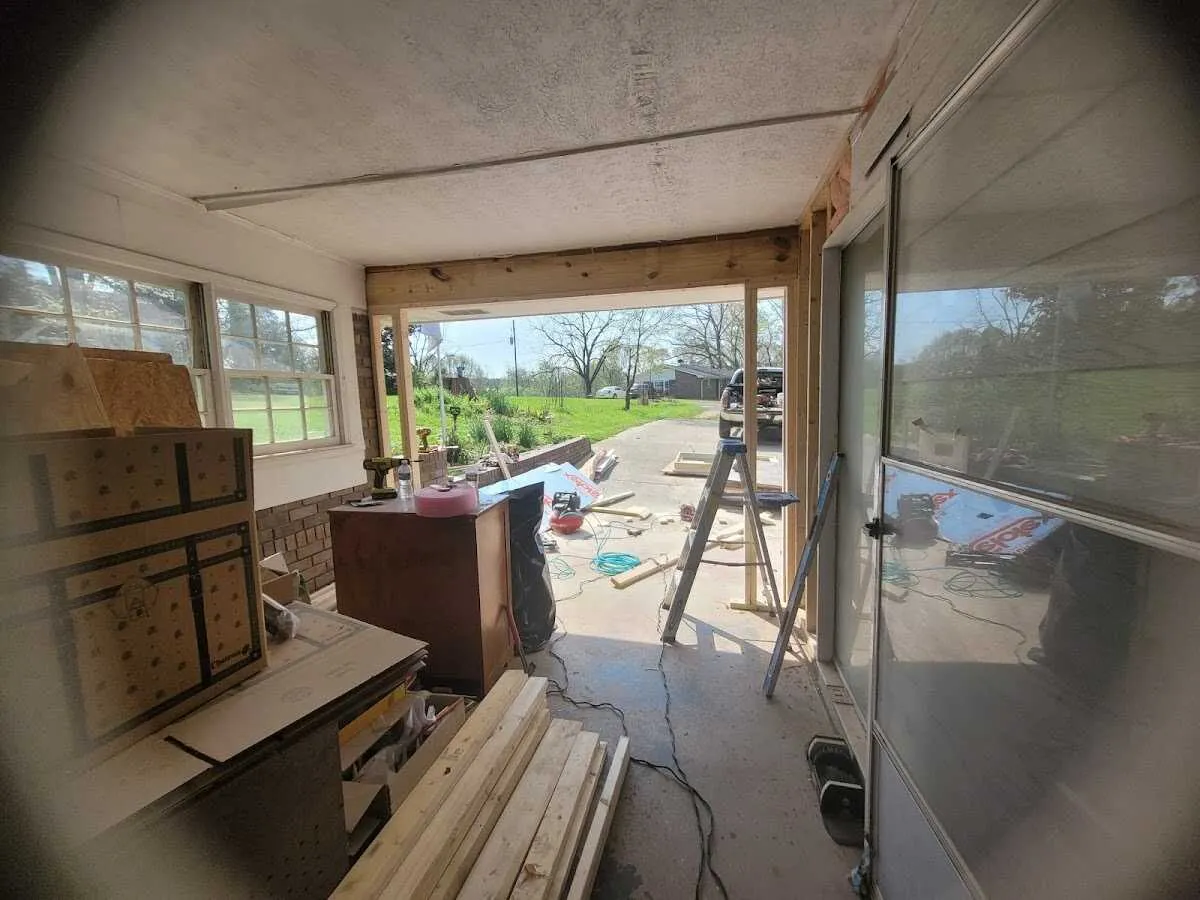 Air movers and dehumidifier for Water Mitigation Services in Eldersburg